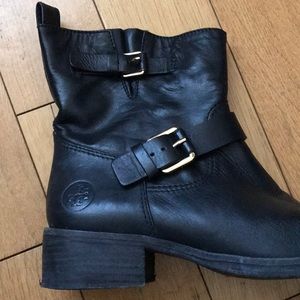 TORY BURCH BOOTIES ! GREAT CONDITION!